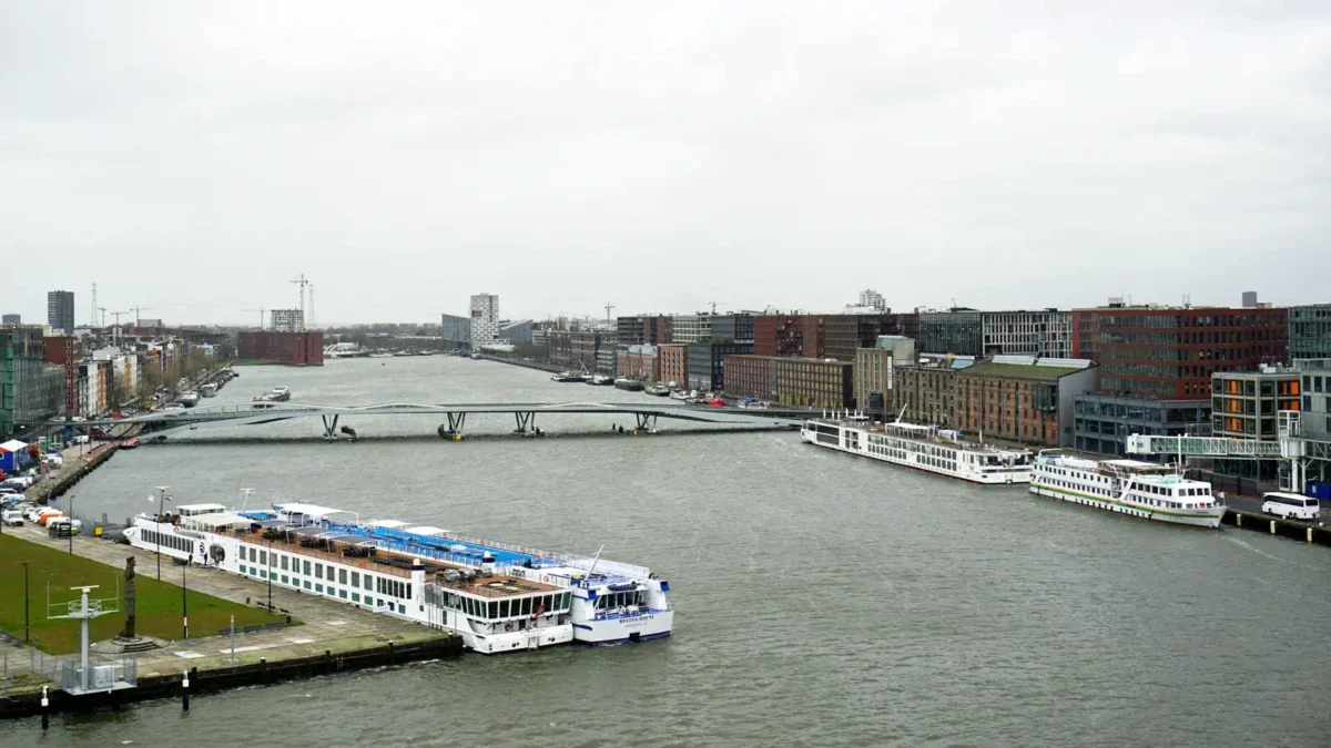 Vista de parte del puerto de Ámsterdam