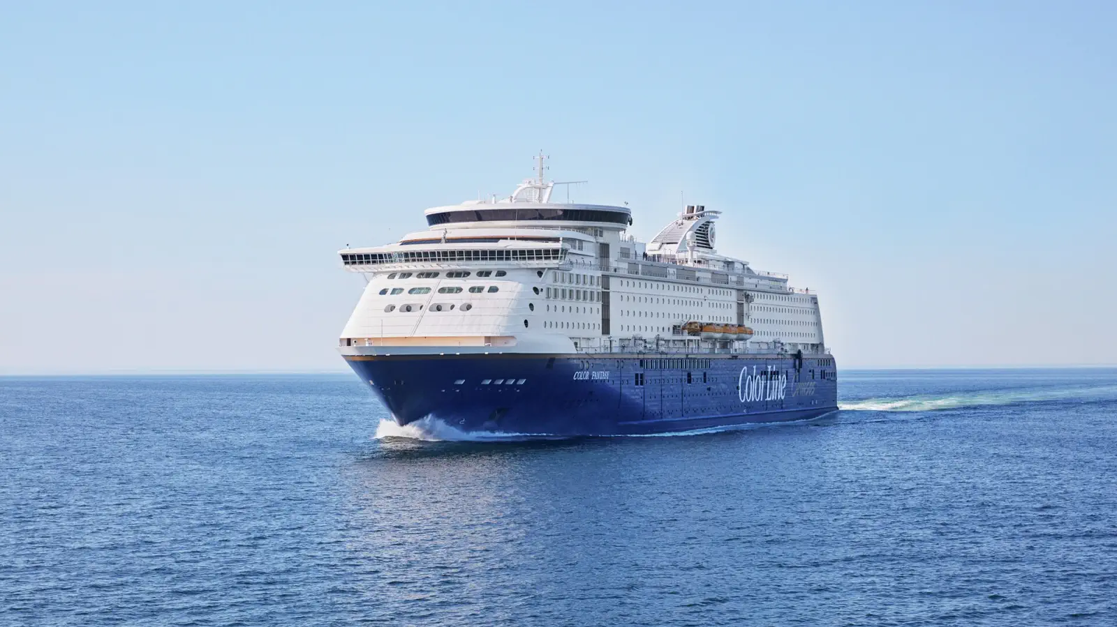 Color Line Color Fantasy KielEl transbordador de crucero conecta Alemania con Noruega en la ruta - Oslo.