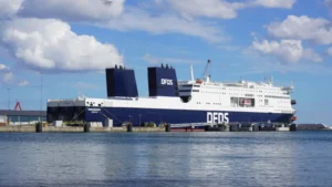 DFDS Seaways El Ferry Aura Seaways de DFDS en Karlshamn.