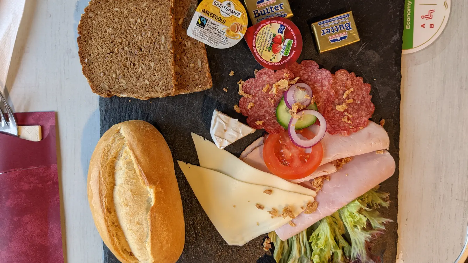 El menú del desayuno es sólo uno de los muchos deliciosos platos y menús a bordo del Skane Jet.