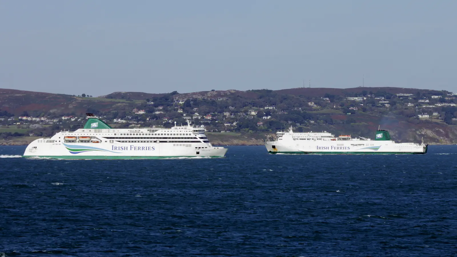 Los ferries James Joyce e Isle of Inishmore de Irish Ferries operan entre Irlanda e Inglaterra.