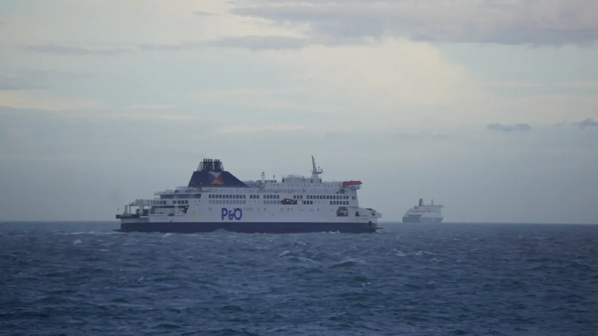 Transbordadores del Canal de la Mancha - Viaja por el Canal de la Mancha de Calais a Dover