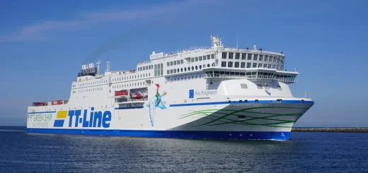 TT-Line Ferry El nuevo Nils Holgersson llega al puerto de Rostock procedente de Trelleborg