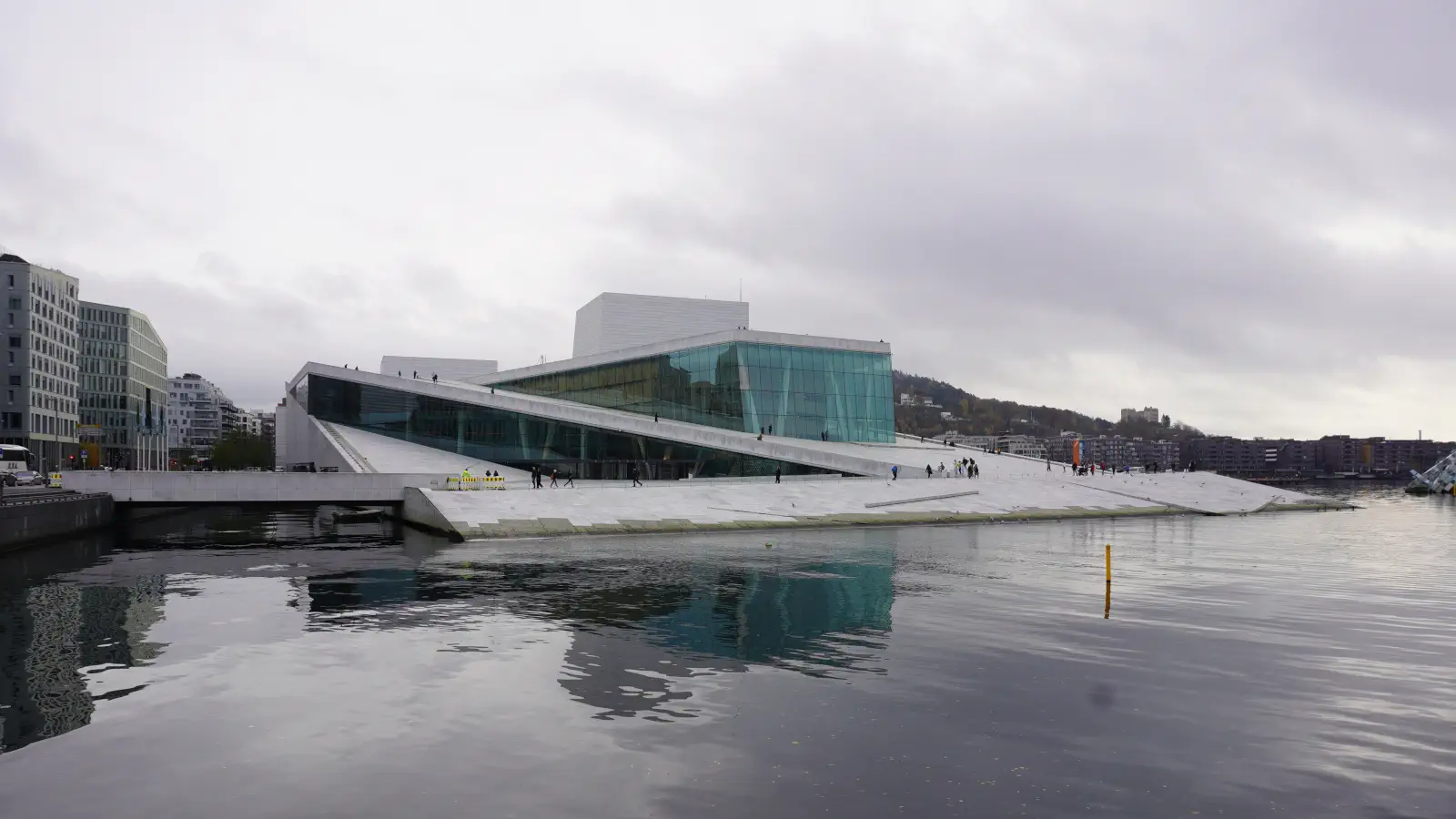 Vista de la ópera de Oslo.