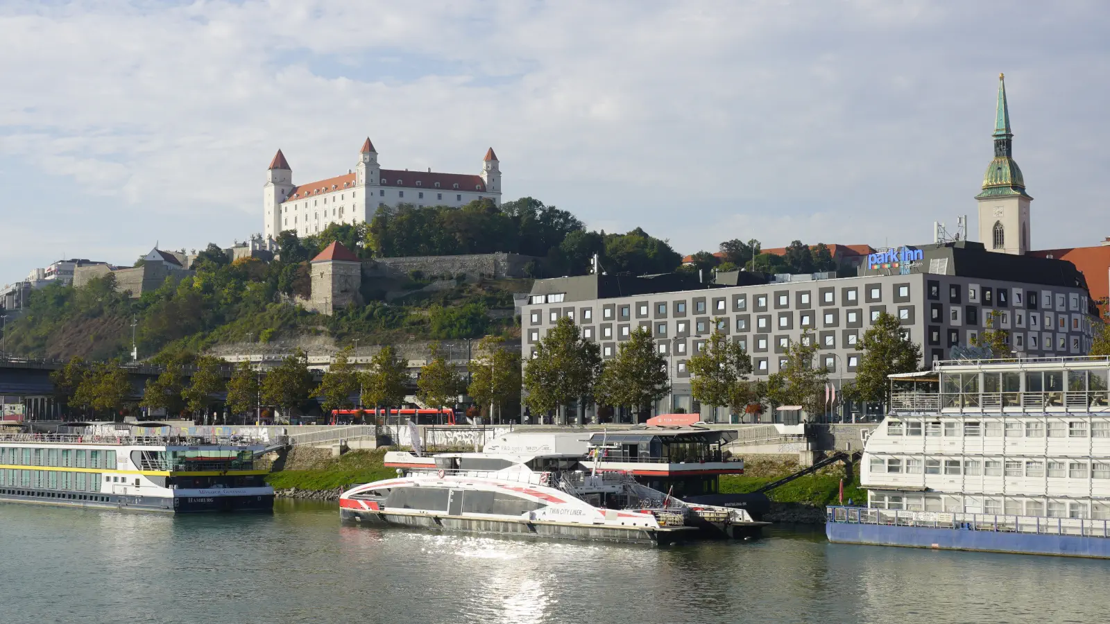 El Twin City Liner te lleva de Bratislava a Viena en menos de 75 minutos.